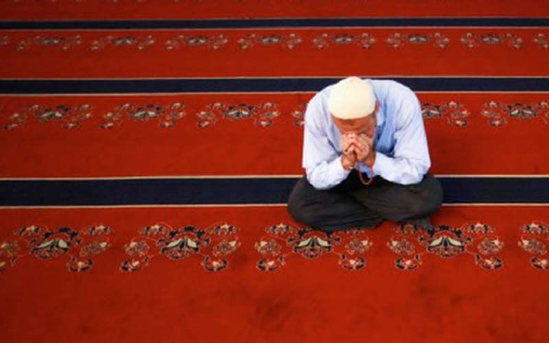 Tata cara sholat taubat nasuha lengkap dengan niat bacaan doa dan waktunya