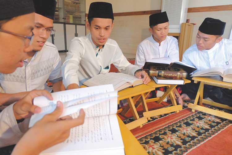 Daftar Pesantren Tahfizh Quran Yang Menyediakan Beasiswa Gratis