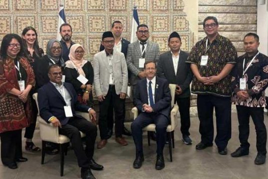 5 nahdliyin bertemu presiden israel