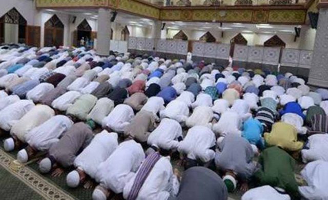 shalat jamaah - hadits arbain nawawi 8