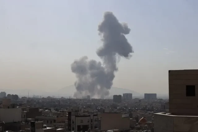 amerika dan israel serang iran